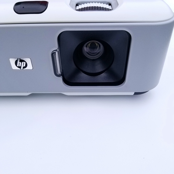 Digital Multimedia DLP Projector w/DVI, VGA, USB & Speaker - 800x600, 1600 Lumen - Picture 2 of 13